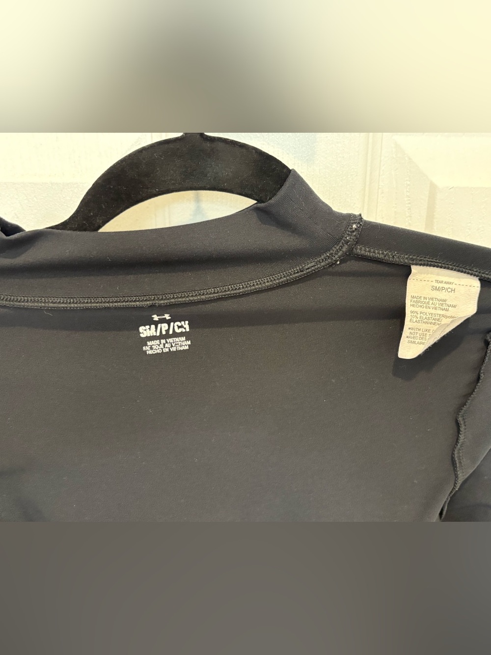 Under Armour Black Long-Sleeve Cropped Performance Top #1472 - Picture 5 of 14
